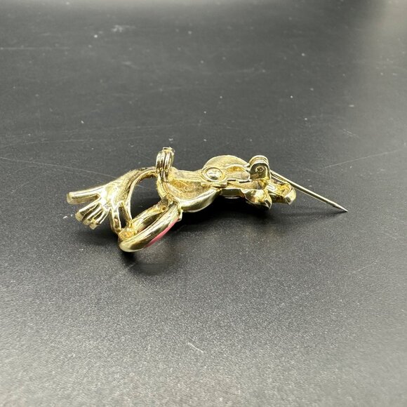 Vintage Brooch Pin 1940s Toucan Bird On Ring Gray Pink Kitschy Dress Enamel - Picture 4 of 8